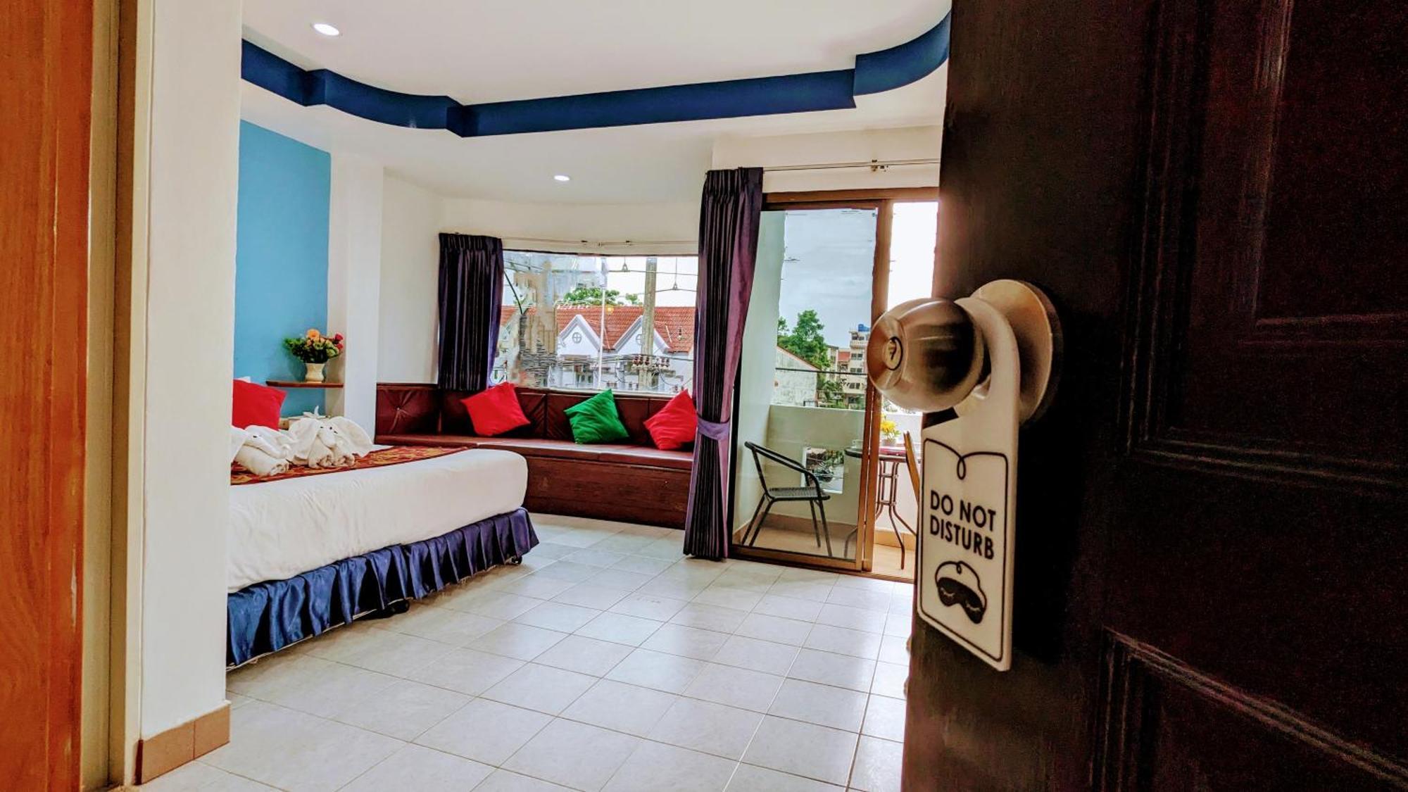 Heaven House Restro & Bar Ξενοδοχείο Patong Εξωτερικό φωτογραφία